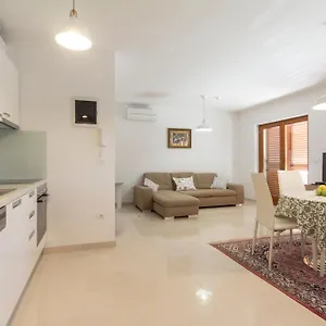 Veronika Apartman